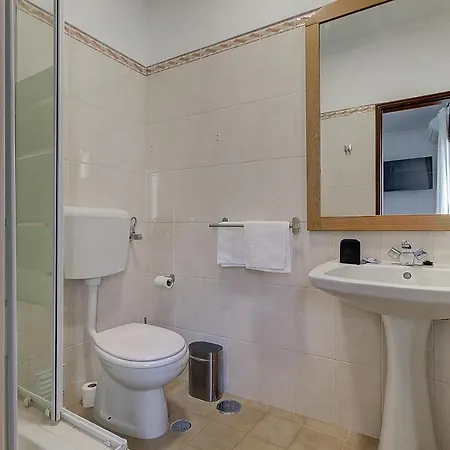 Pensión Enchanted 3*